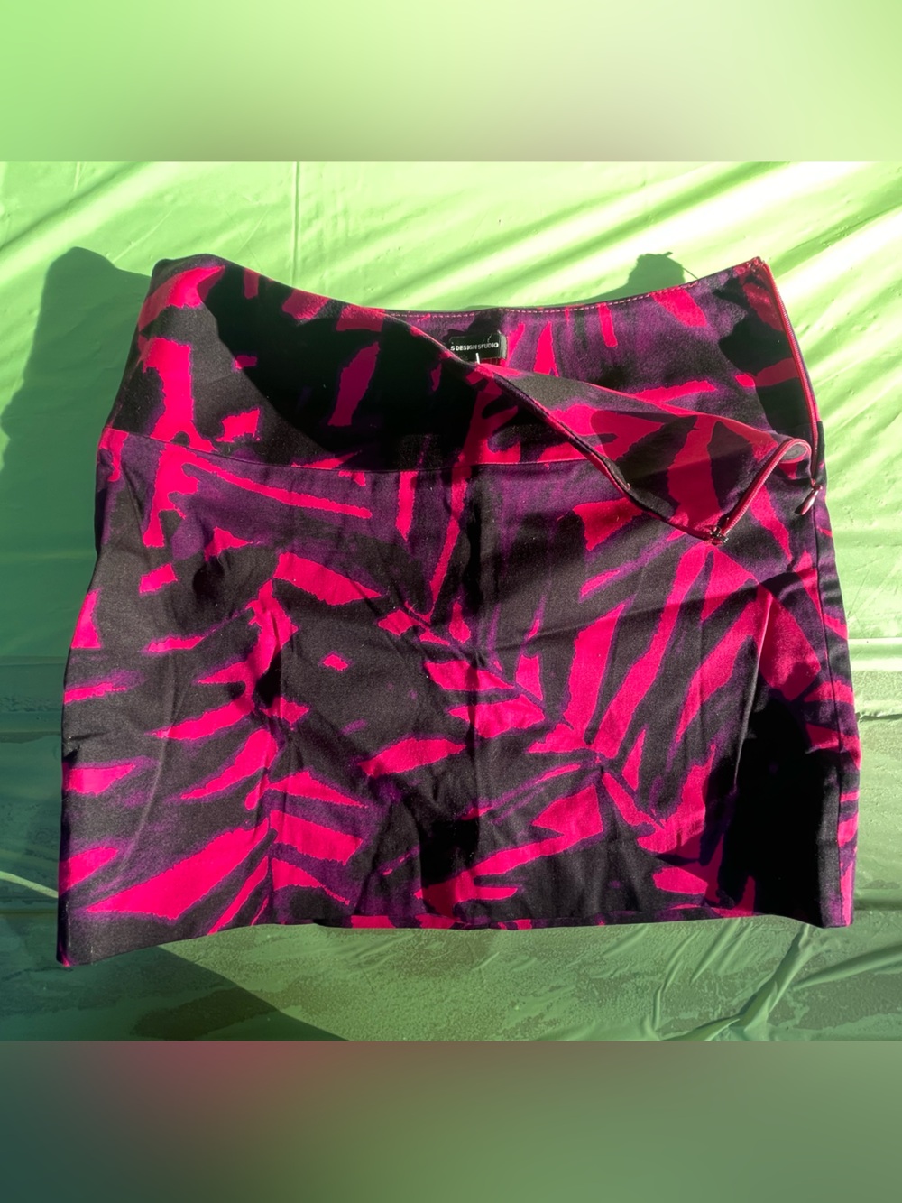 Y2K EXPRESS STUDIO MINI SKIRT SIZE 00 JUNIORS HOT PINK WITH PURPLE NEW WITHOUT T